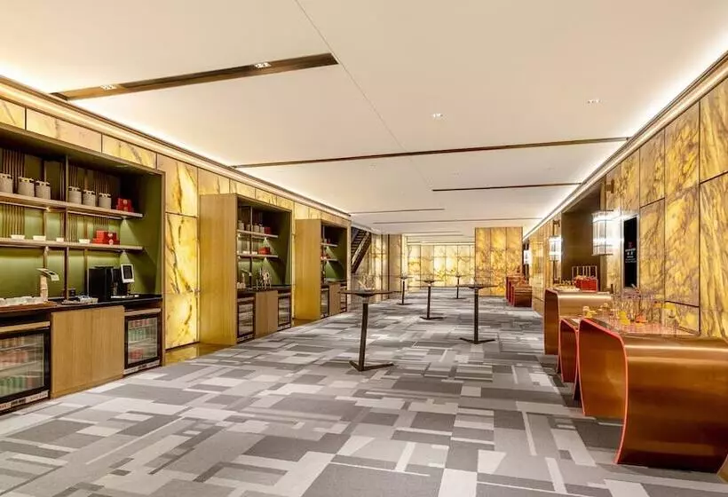 ホテル Hualuxe Qingdao Licang