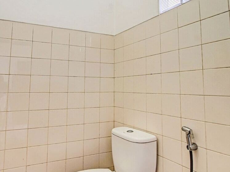 Отель Live Homestay By Oyo Rooms