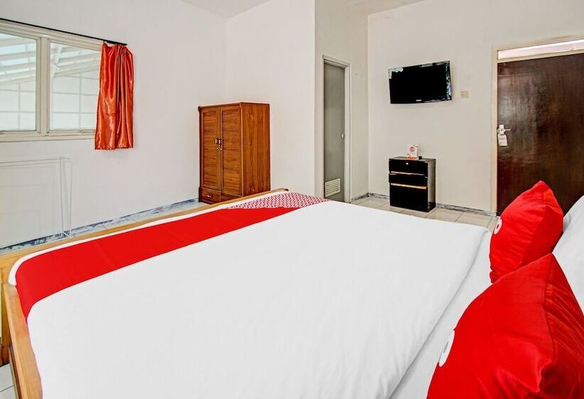 Отель Live Homestay By Oyo Rooms