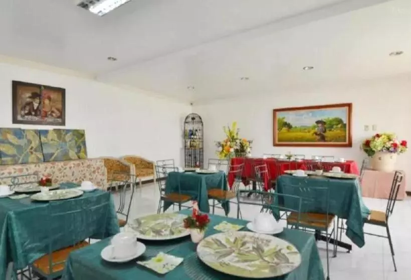 Hotelli New Orleans  Tagaytay