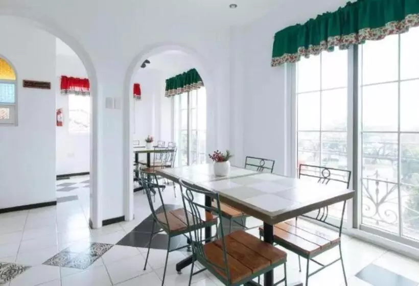 Hotelli New Orleans  Tagaytay