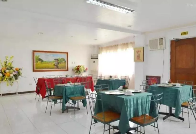 Hotelli New Orleans  Tagaytay