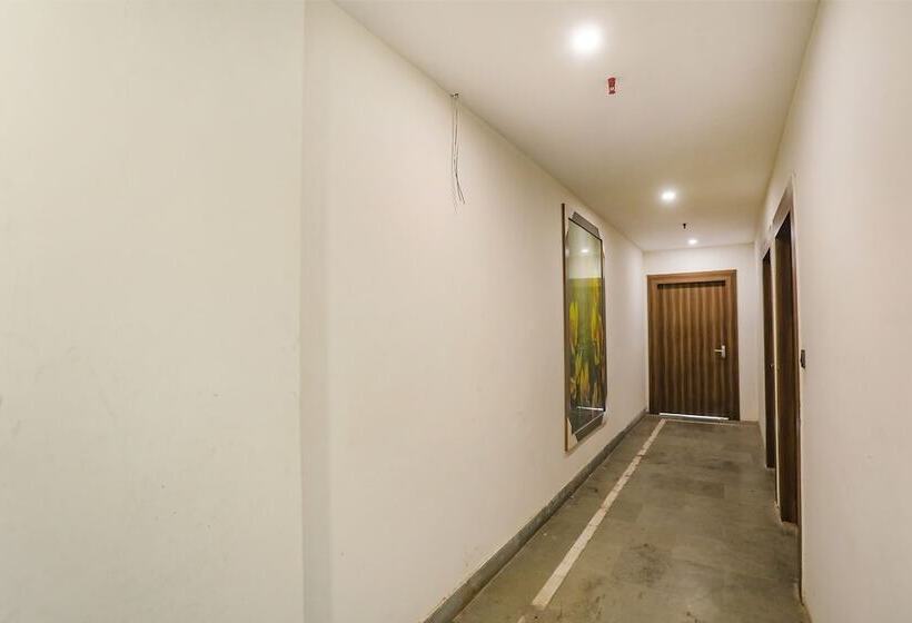 Fabhotel F9 Sector 58