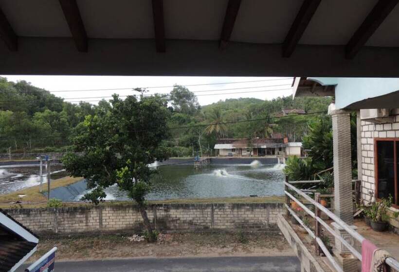 호텔 Penginapan Pratama