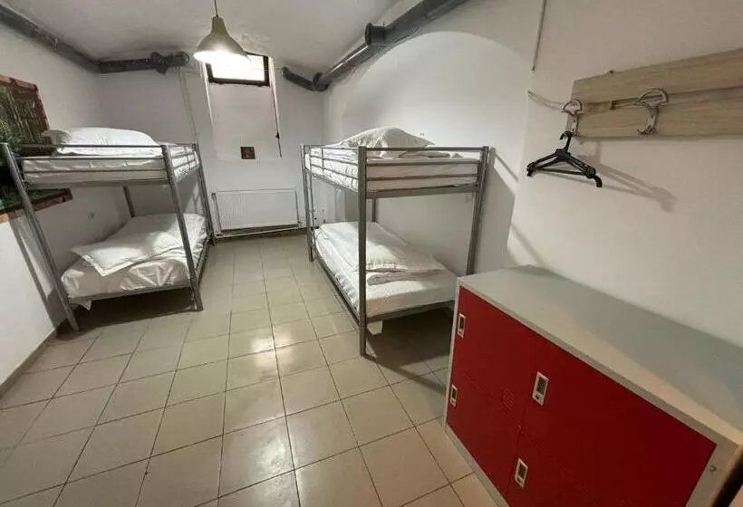 هتل Piata Uniri Cozy Inn