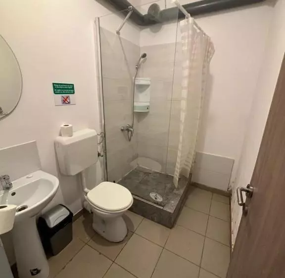 هتل Piata Uniri Cozy Inn