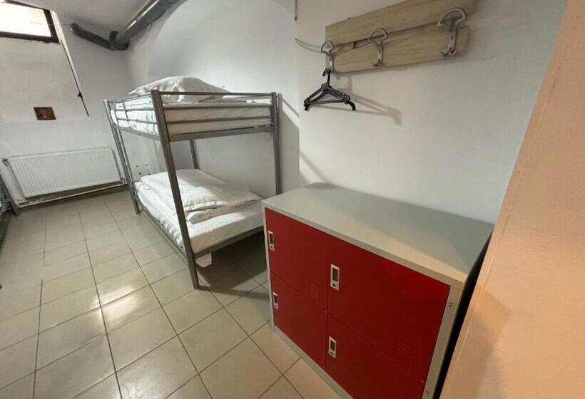 هتل Piata Uniri Cozy Inn