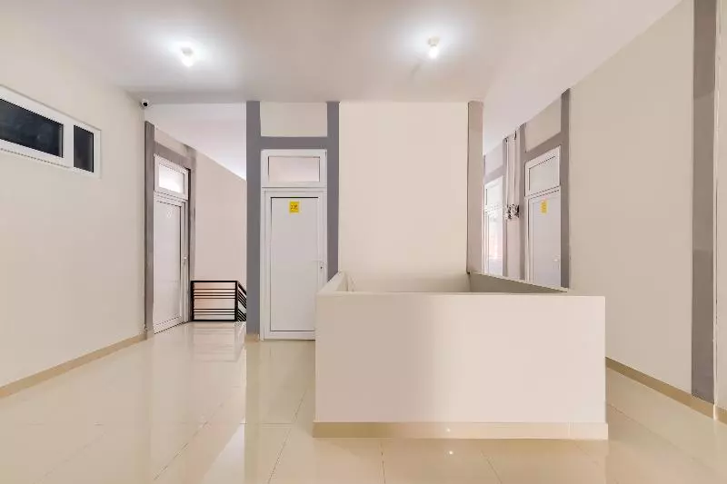 هتل Simega Residence By Oyo Rooms