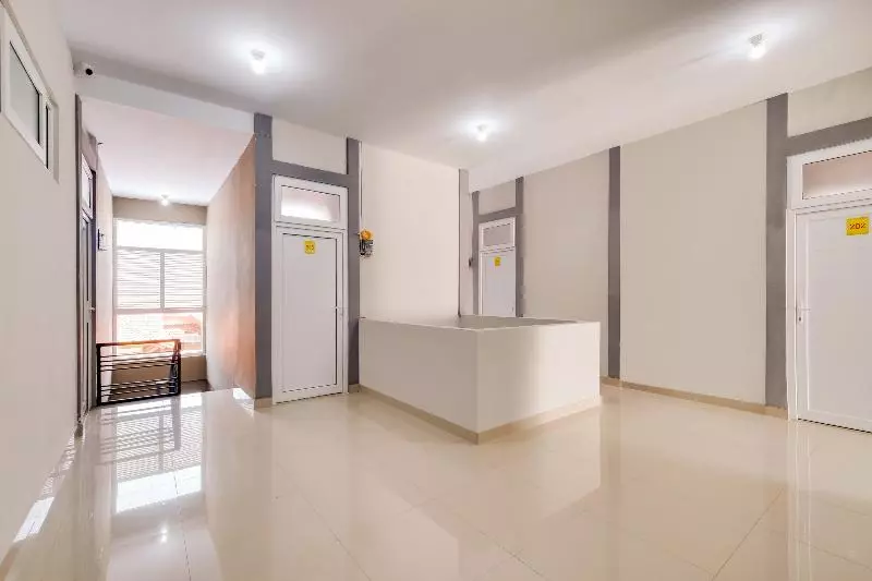 هتل Simega Residence By Oyo Rooms