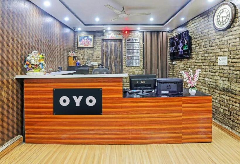 Hotel Collection O Noida Saffron