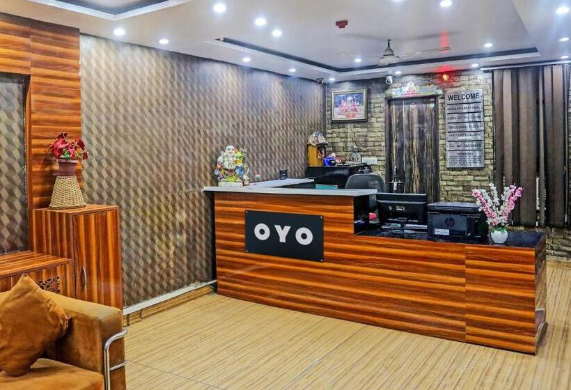 Hotel Collection O Noida Saffron