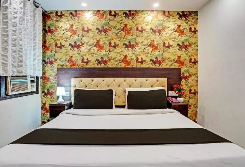 هتل Collection O Noida Saffron