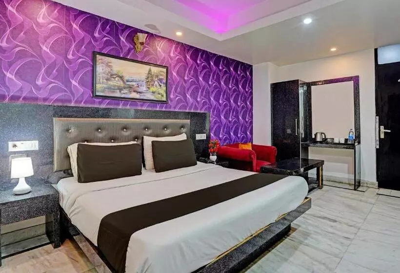 هتل Collection O Noida Saffron