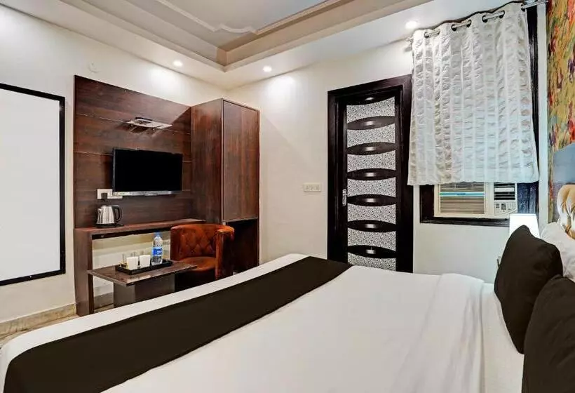 هتل Collection O Noida Saffron
