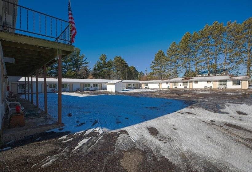 Love Hotels Tomahawk At Lake Mohawksin