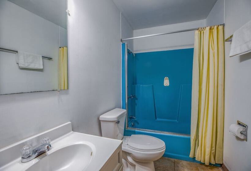 Love Hotels Tomahawk At Lake Mohawksin