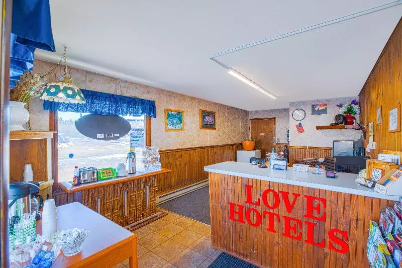Love Hotels Tomahawk At Lake Mohawksin