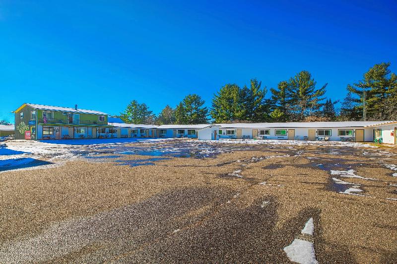 Love Hotels Tomahawk At Lake Mohawksin