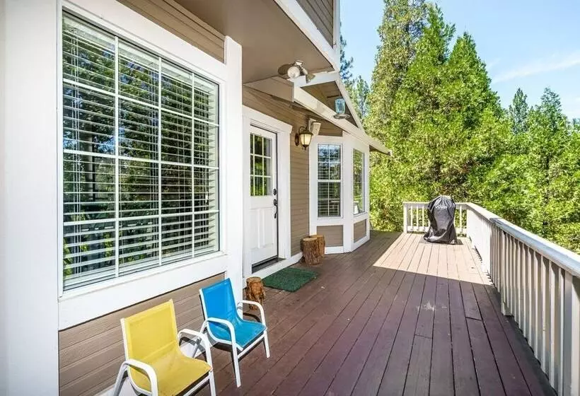 Ridgecrest Rendezvous Home With Deck