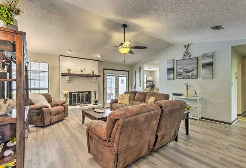 Close To Beaches Family Friendly Home With Pool!