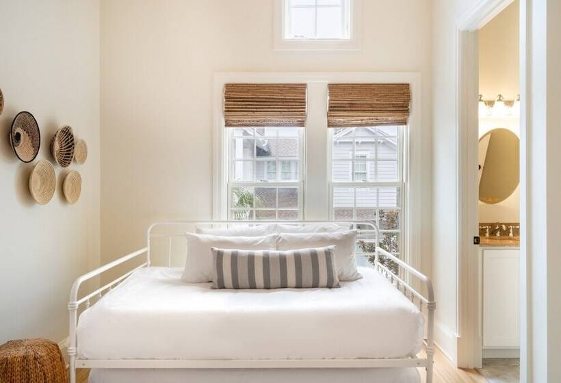 Parker By Avantstay Radiant Home W Stunning Design Close To Beach