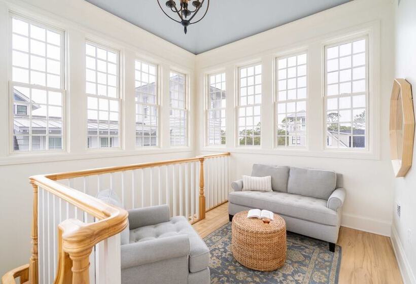 Parker By Avantstay Radiant Home W Stunning Design Close To Beach