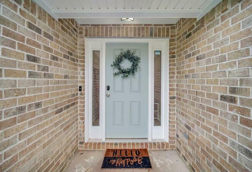 Beautiful New Construction Only 4 Min To Downtown!