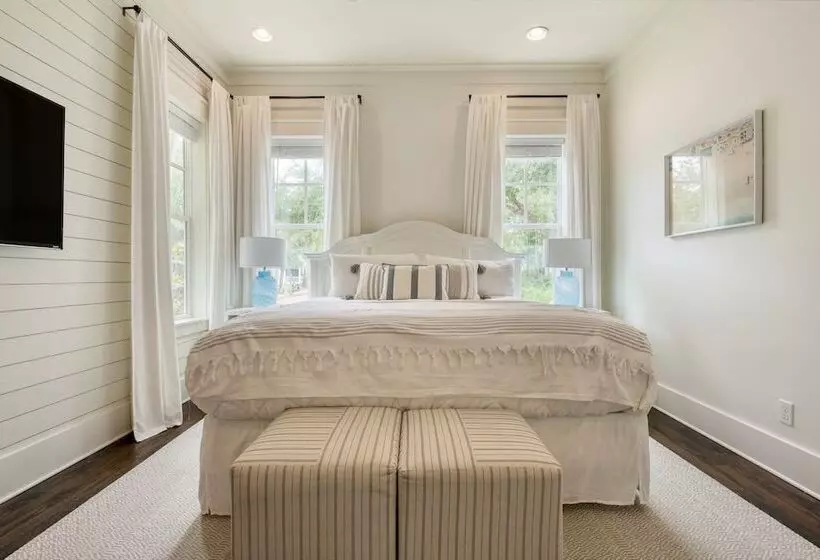 Hiker House By Avantstay Beachy 4br W Communal Pool Porch