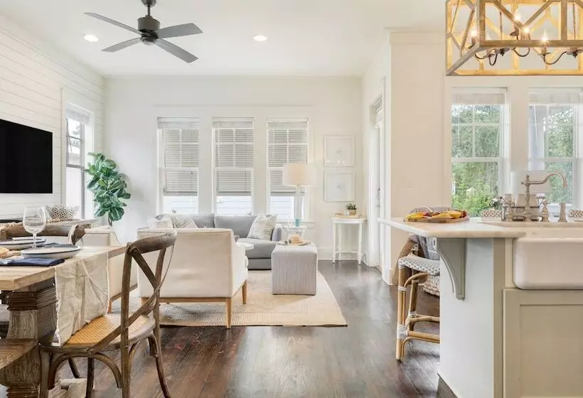 Hiker House By Avantstay Beachy 4br W Communal Pool Porch