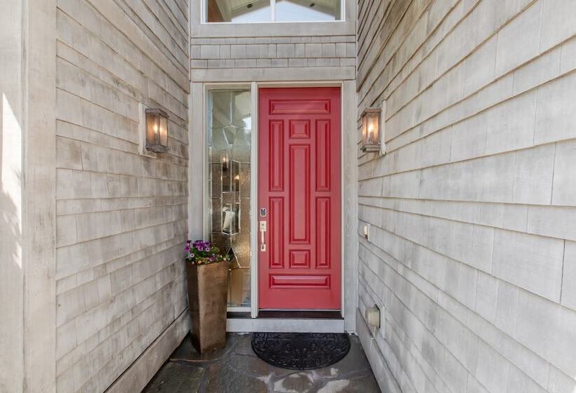 Hot Tub 1 Block To Beachtown Chefs Kitchen Villa Manzanita By Avantstay