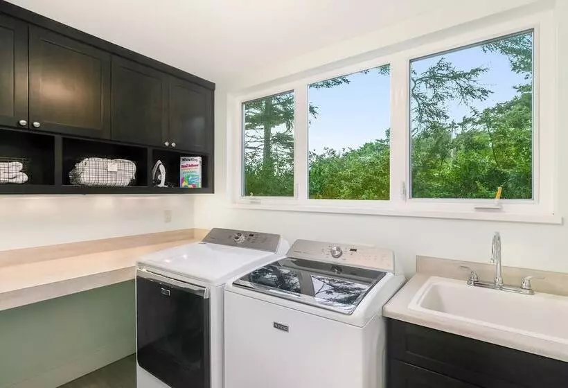 Hot Tub 1 Block To Beachtown Chefs Kitchen Villa Manzanita By Avantstay