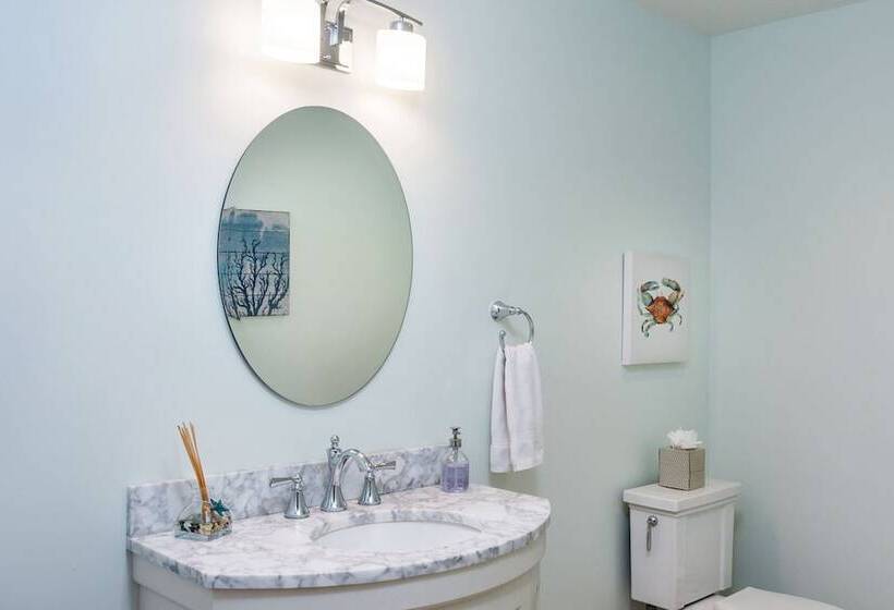 Hot Tub 1 Block To Beachtown Chefs Kitchen Villa Manzanita By Avantstay