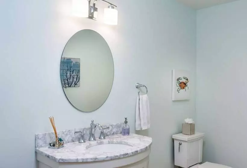 Hot Tub 1 Block To Beachtown Chefs Kitchen Villa Manzanita By Avantstay