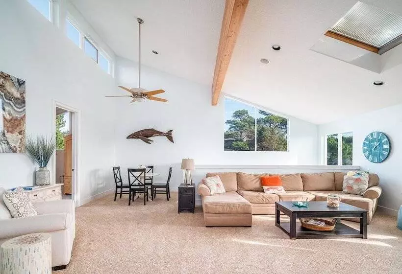 Hot Tub 1 Block To Beachtown Chefs Kitchen Villa Manzanita By Avantstay