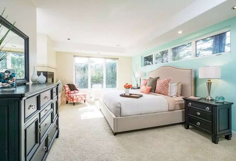 Hot Tub 1 Block To Beachtown Chefs Kitchen Villa Manzanita By Avantstay