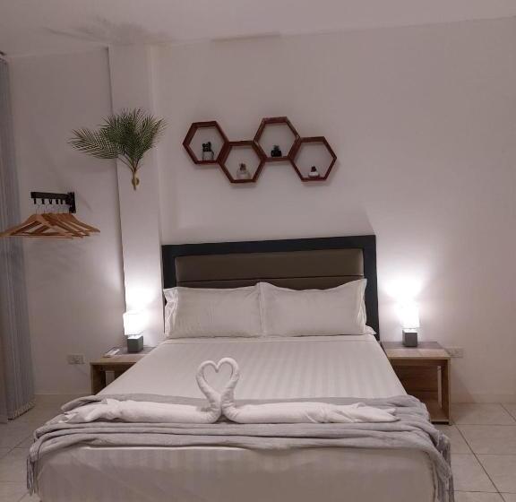 Hotel Bonsai Jacuzzi Suites