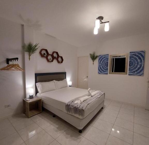 Hotel Bonsai Jacuzzi Suites