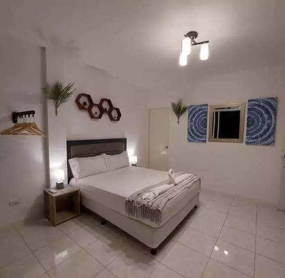 Hotelli Bonsai Jacuzzi Suites