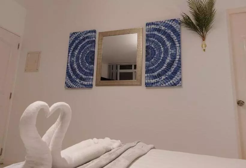 Hotelli Bonsai Jacuzzi Suites