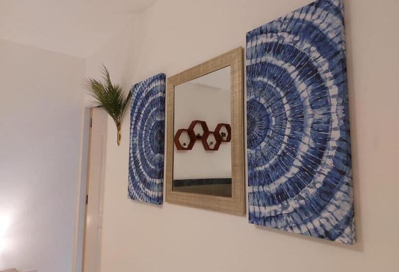 Hotel Bonsai Jacuzzi Suites