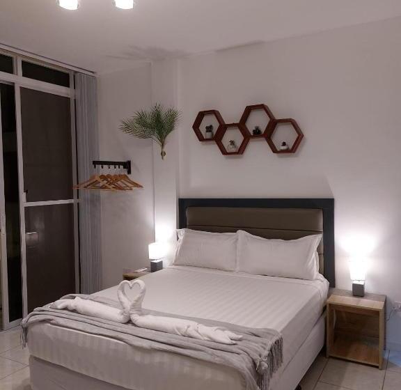 Hotel Bonsai Jacuzzi Suites