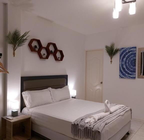 Hotel Bonsai Jacuzzi Suites