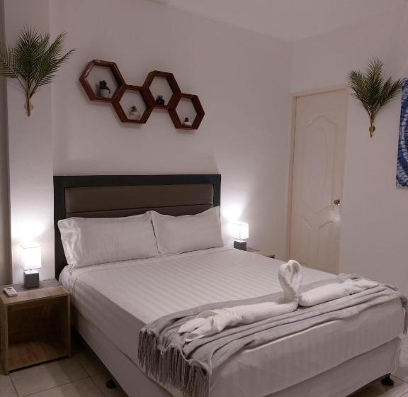 Hotel Bonsai Jacuzzi Suites