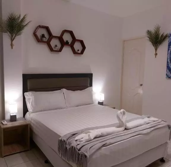 Hotelli Bonsai Jacuzzi Suites