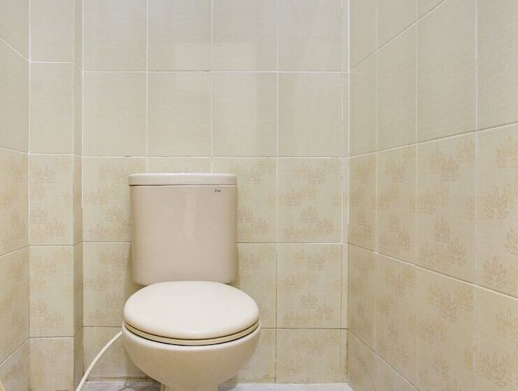 בית מלון כפרי Oyo 91473 Wisma Husada 1 Semarang