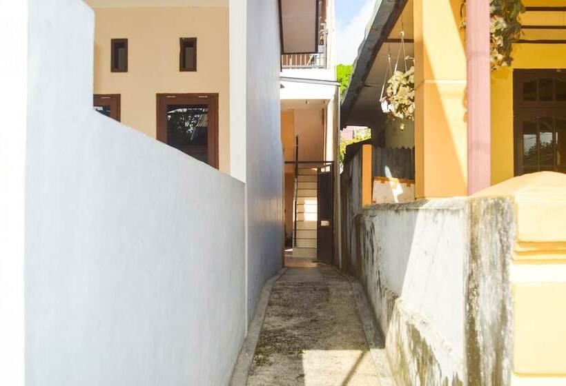 فندق Oyo 91491 Zalfa Guest House Syariah