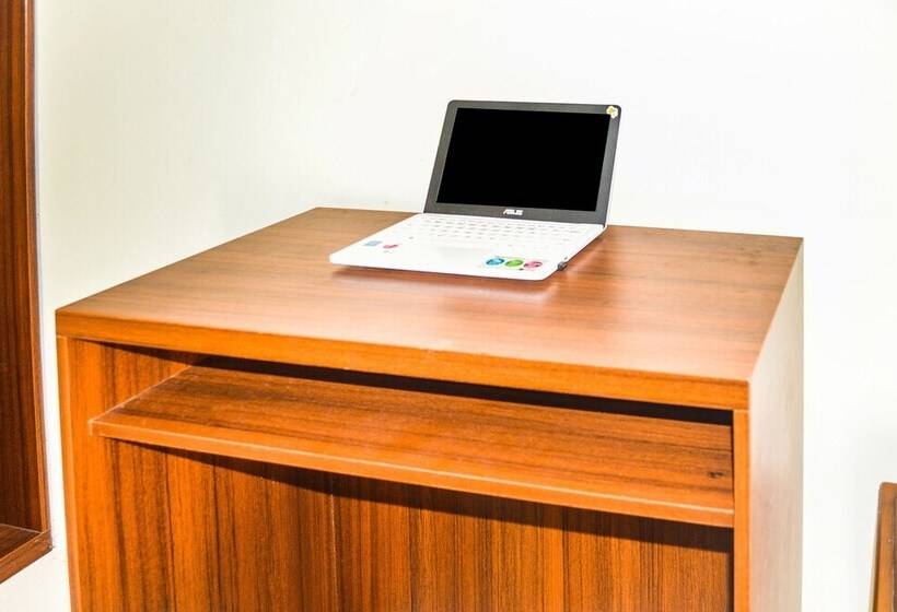 فندق Oyo 91491 Zalfa Guest House Syariah