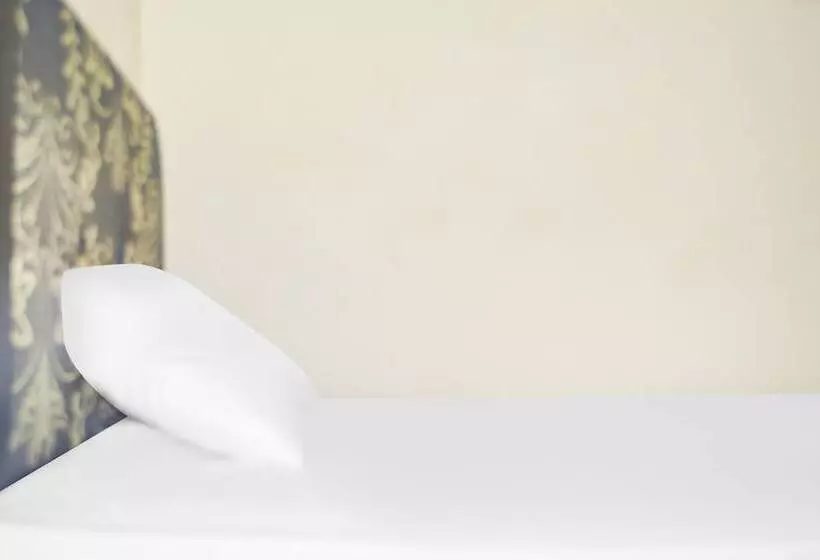 Hotelli Oyo 91491 Zalfa Guest House Syariah