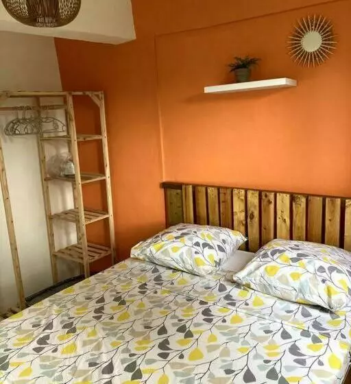 L Oranger Paisible  T2 Bas De Villa