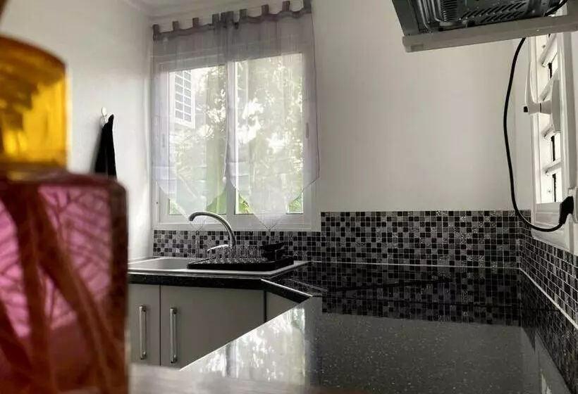 L Oranger Paisible  T2 Bas De Villa